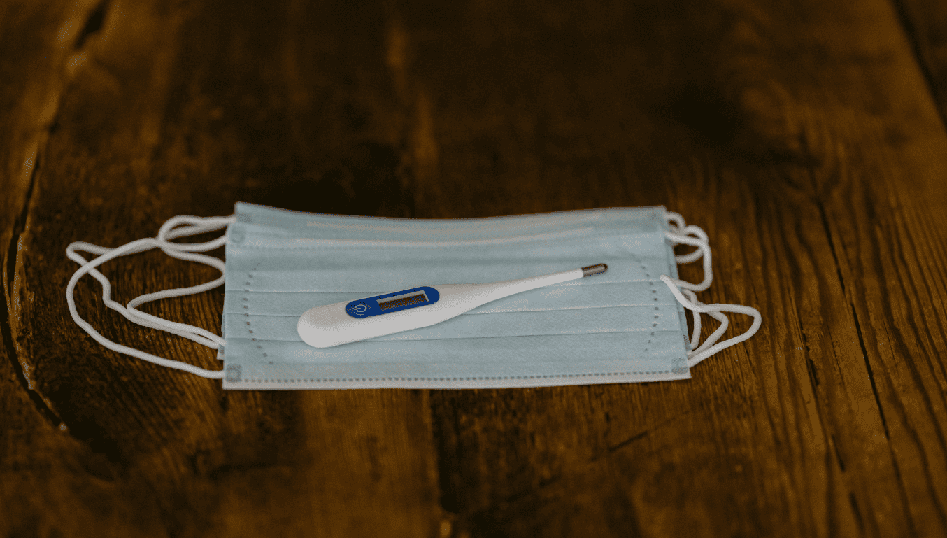 surgical-mask-thermometer