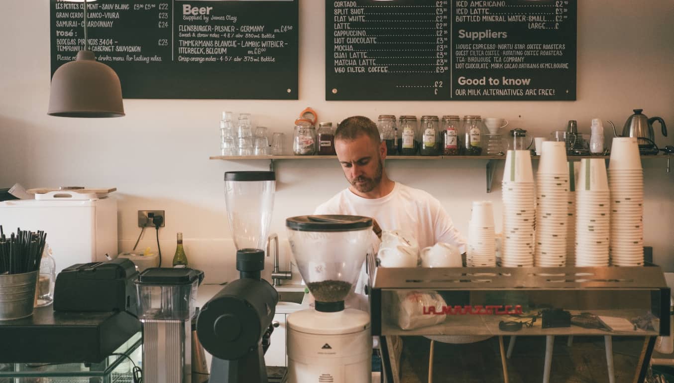 barista-coffee-cafe