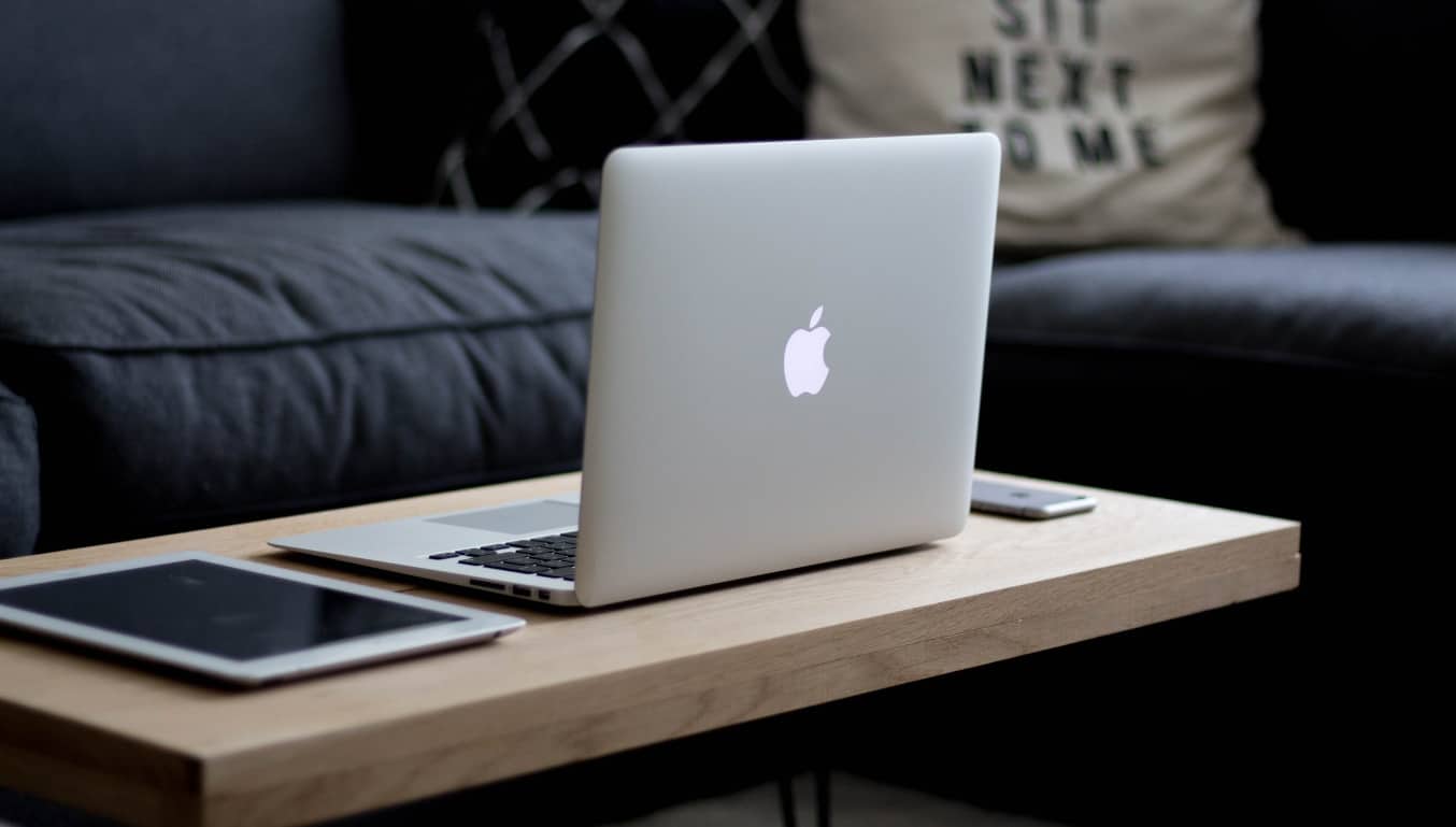 laptop-sofa-ipad-iphone