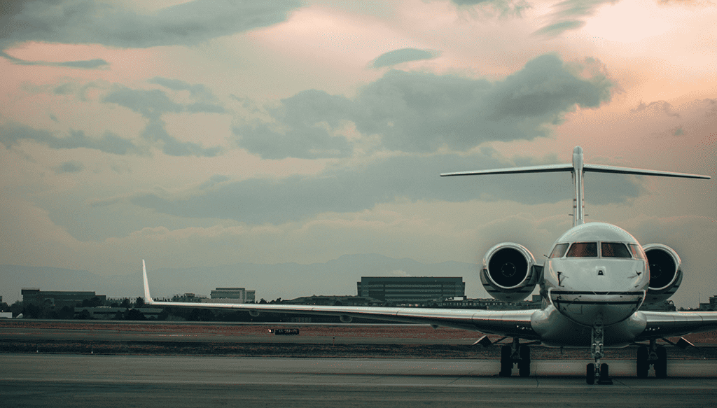 Immigration-plane-airport-runway