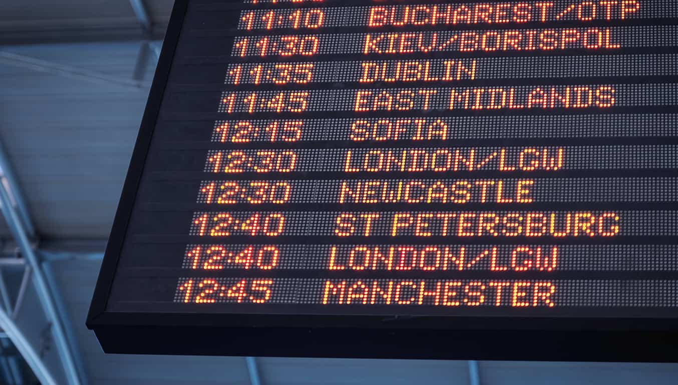 airport-london-arrivals-board