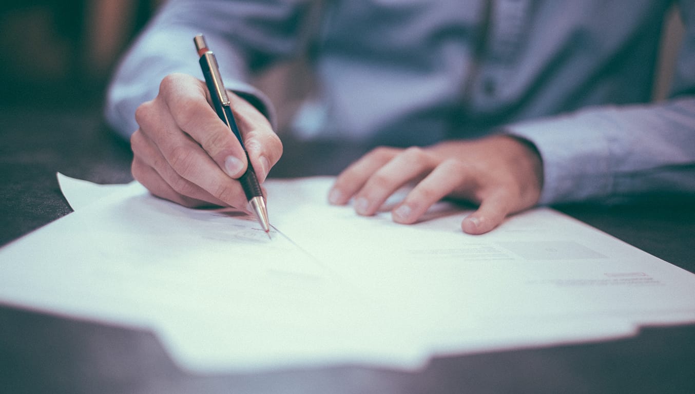 contract_signing_ pen_paperwork