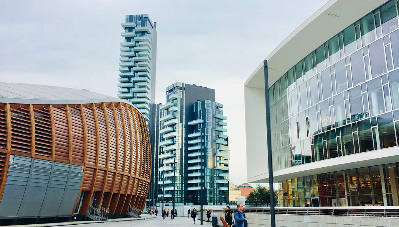 hotel-pedestrians-buildings-real-estate