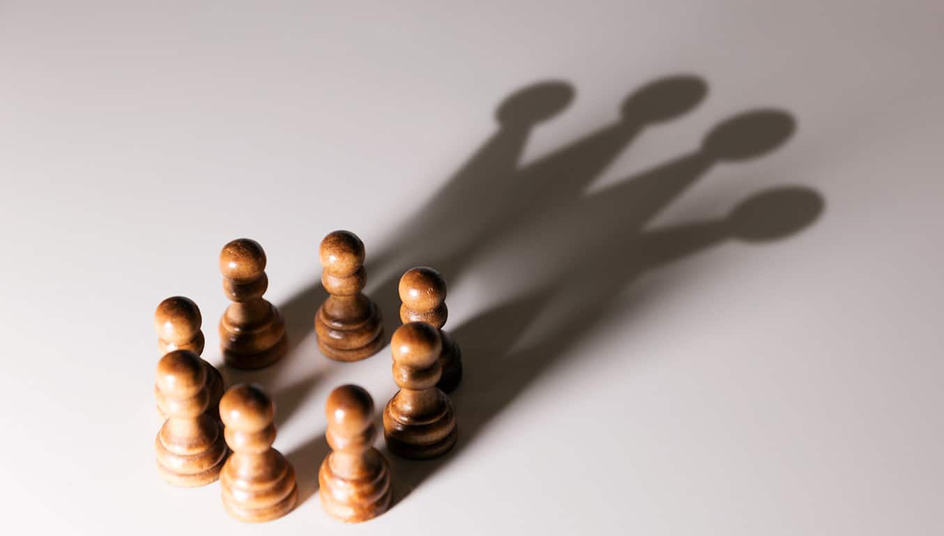 wooden-pawn-chess-pieces