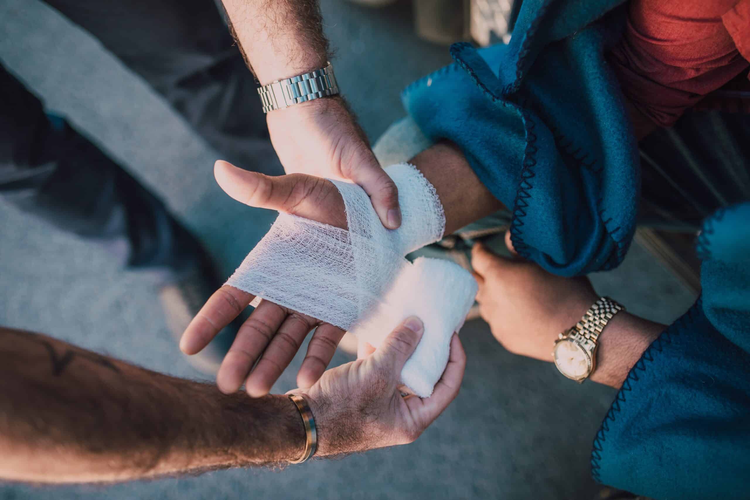 injury-hand-bandage