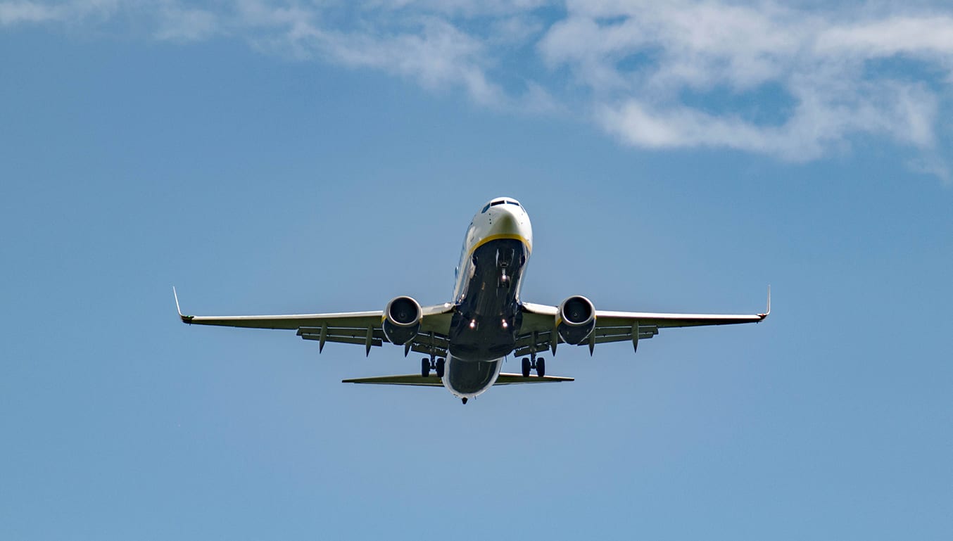 plane-flying-sky-airport-travel