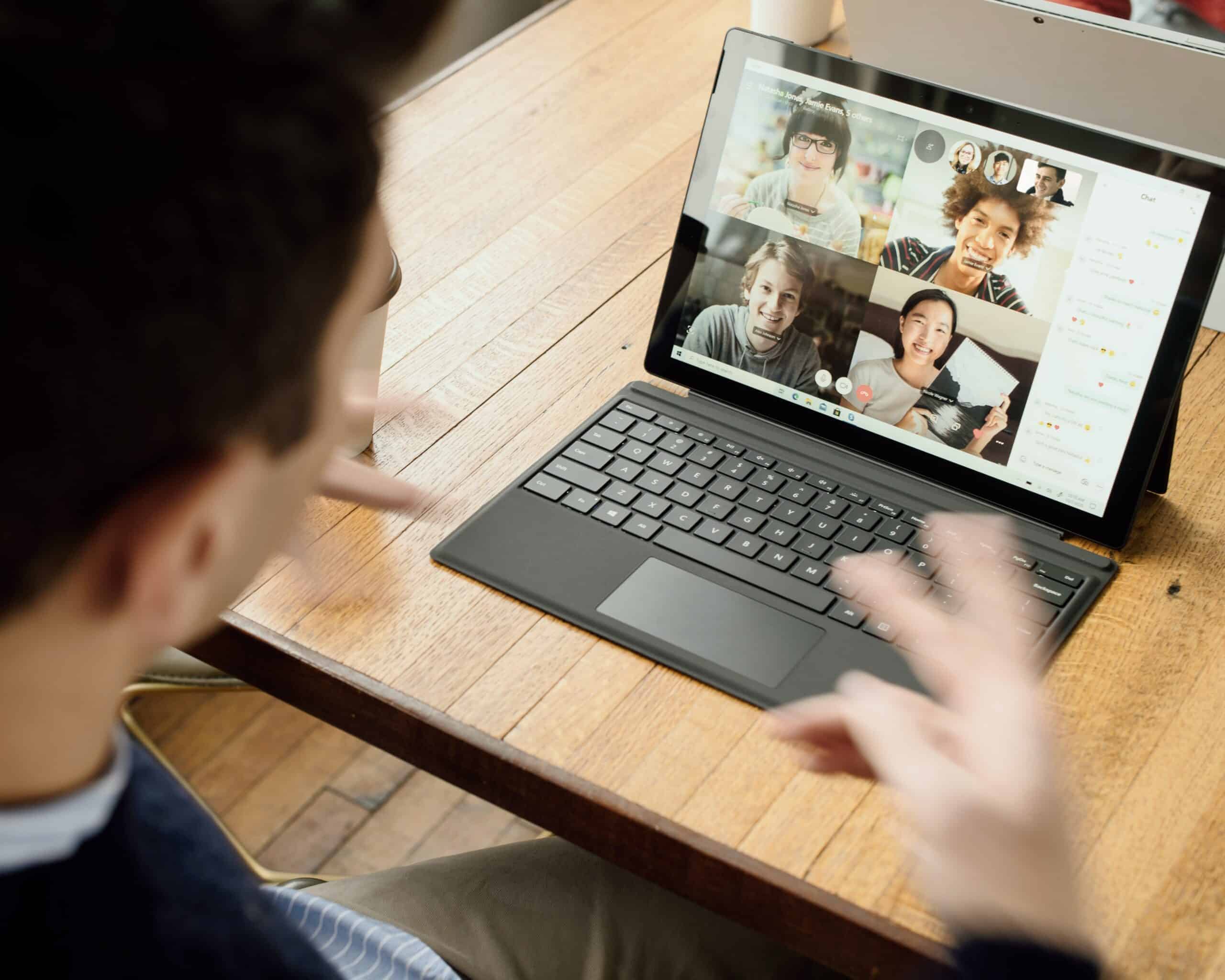 hybrid_working-video-calls-laptop