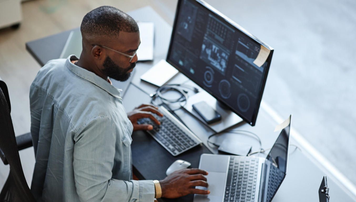 Website Articles - man on computer